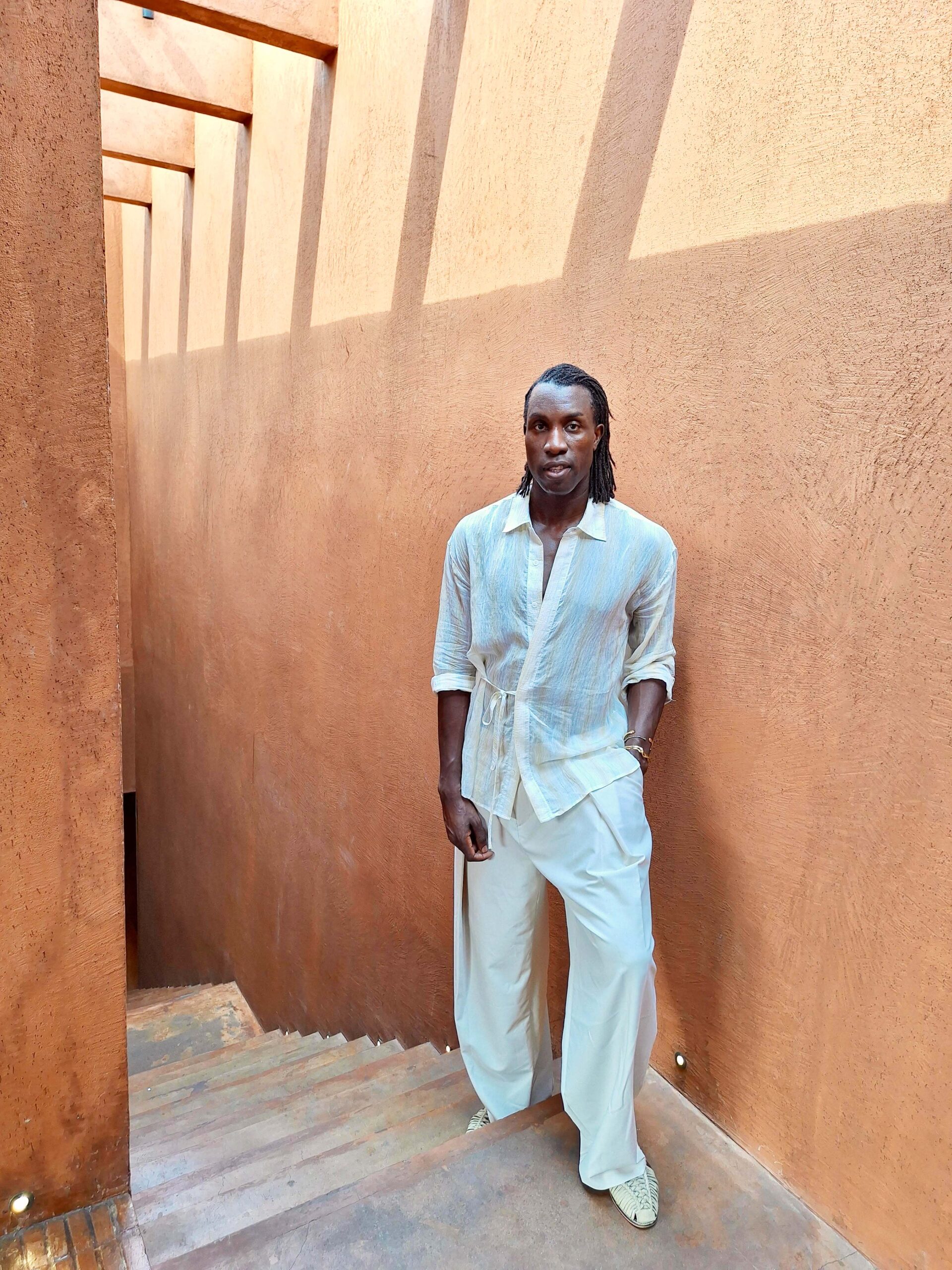 Portrait de Grichka, fondateur de Grichka Interiors Design, architecte d’intérieur et designer en