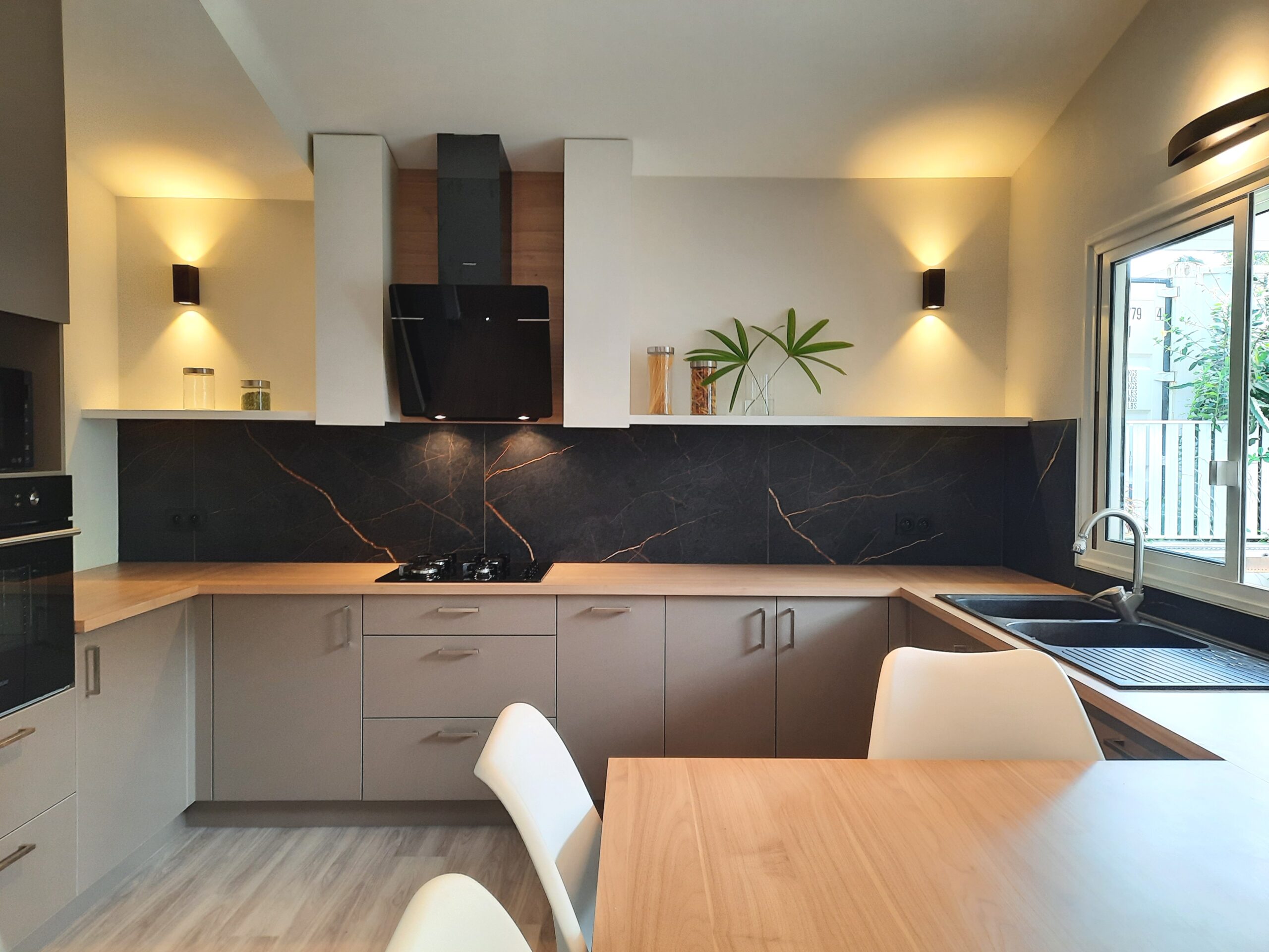 Rénovation d'une villa réalisé par Grichka Interiors Design