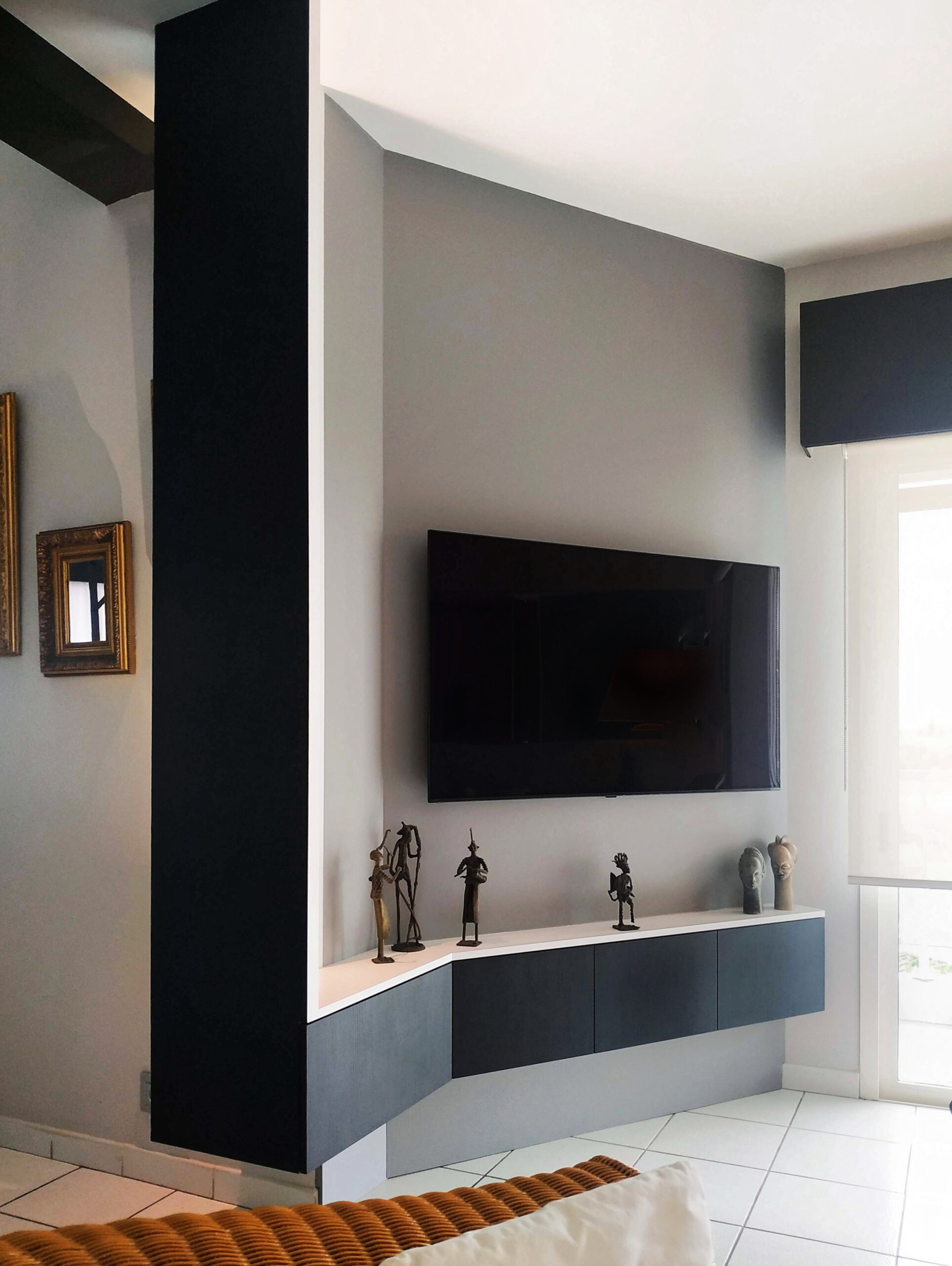 Conception et aménagement d'un meuble Tv par Grichka Interiors Design