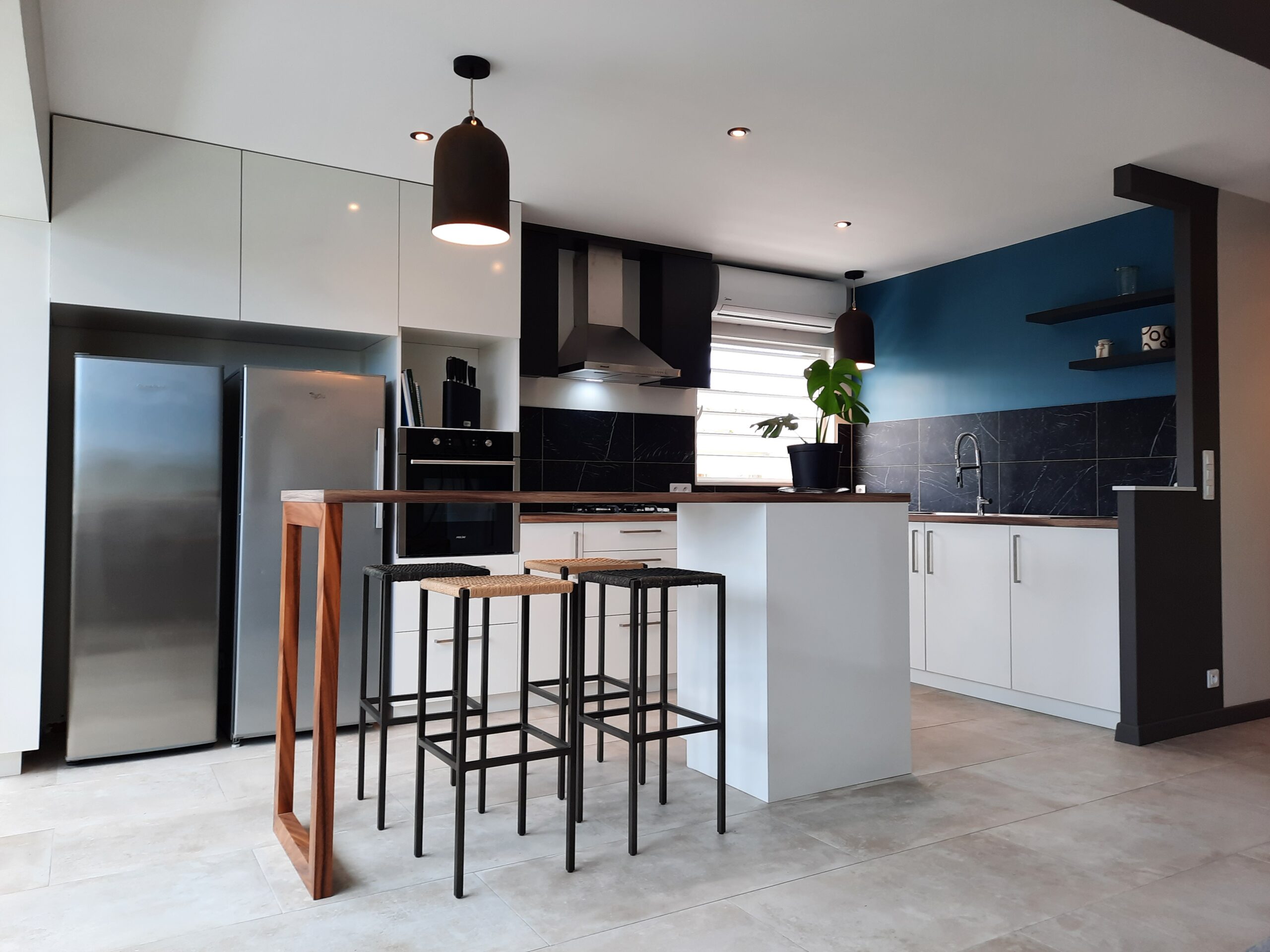 Rénovation totale d'un appartement réalisé par Grichka Interiors Design